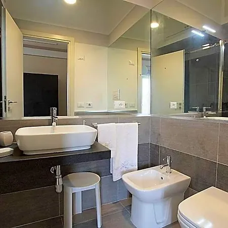 Bed & Breakfast La Dimora Del Massimo 4*